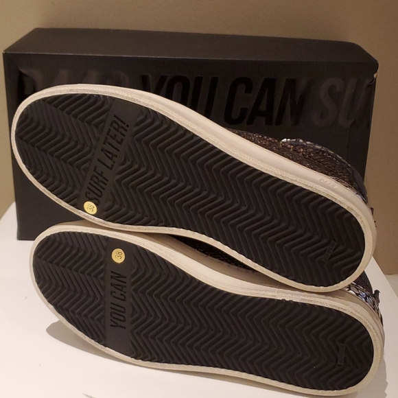 P448 NWT Love B Mid Top Metallic Sneakers - Picture 8 of 9